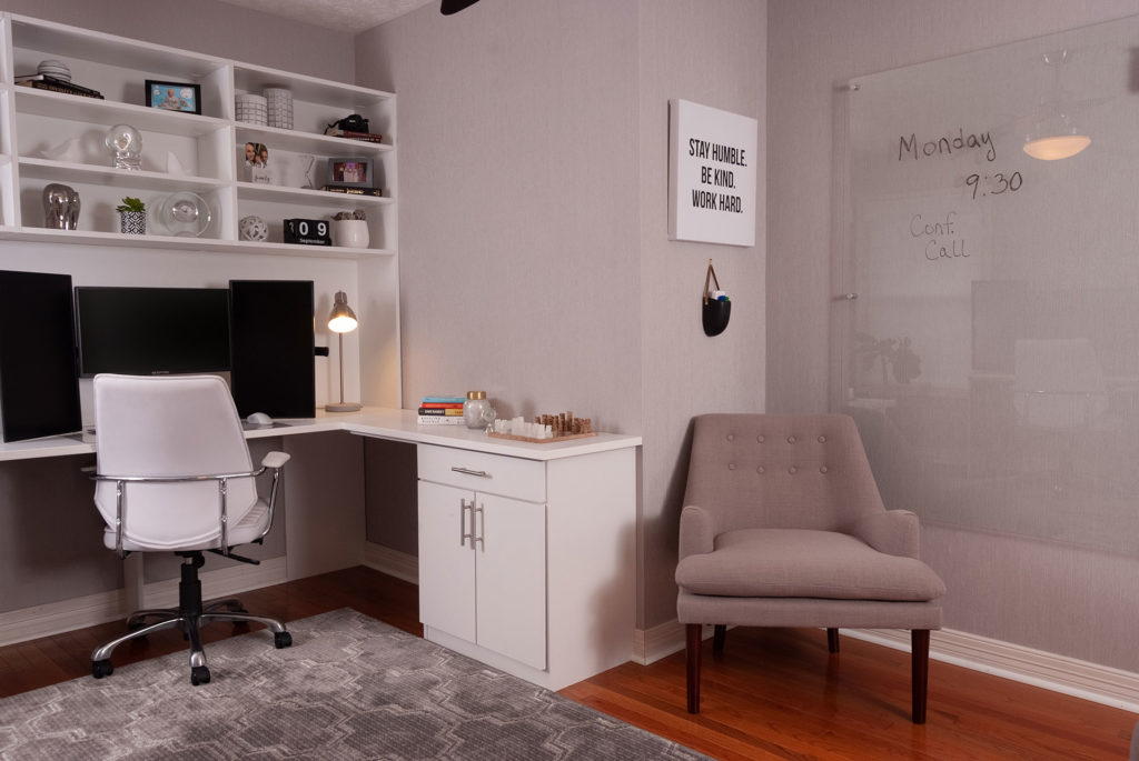 Modern Home Office with Wall-mounted Shelves