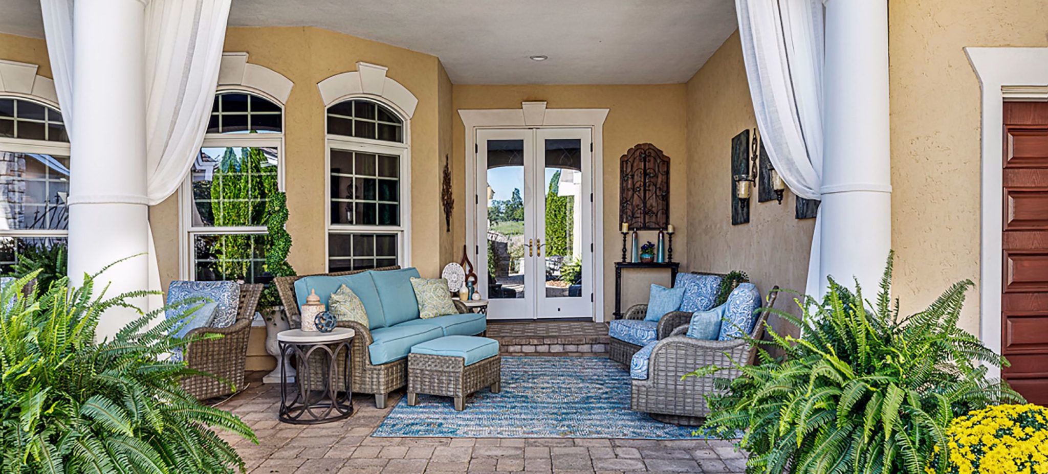 How to Decorate Your Porch For Spring